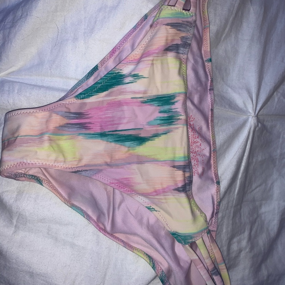 VS bottoms